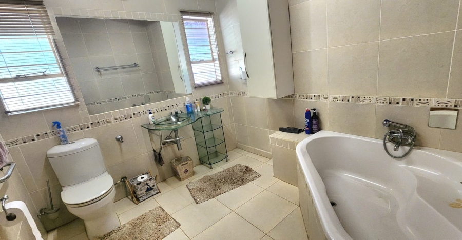 Commercial Property for Sale in Hartbeespoort Rural North West